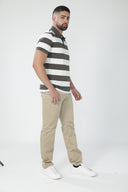 Polo de rayas anchas con cuello en contraste — Ref. 202601