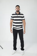 Polo de rayas anchas con cuello en contraste — Ref. 202601