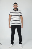 Polo de rayas finas con cuello y puños en contraste — Ref. 202602
