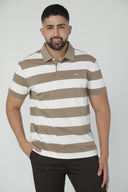 Polo de rayas anchas con cuello en contraste — Ref. 202601