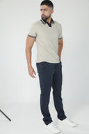 Polo en tejido texturizado con cuello abierto — Ref. 202603