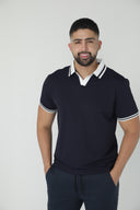 Polo en tejido texturizado con cuello abierto — Ref. 202603